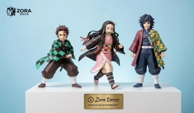 Bộ sưu tập mô hình Kimetsu No Yaiba bằng giấy: Nezuko, Tanjiro và Giyu trên kệ của Zora Decor